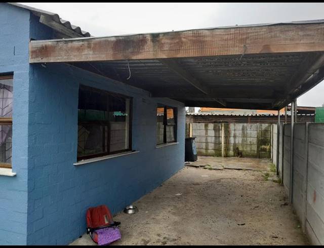 2 BEDROOM HOUSE FOR SALE IN PALM PARK